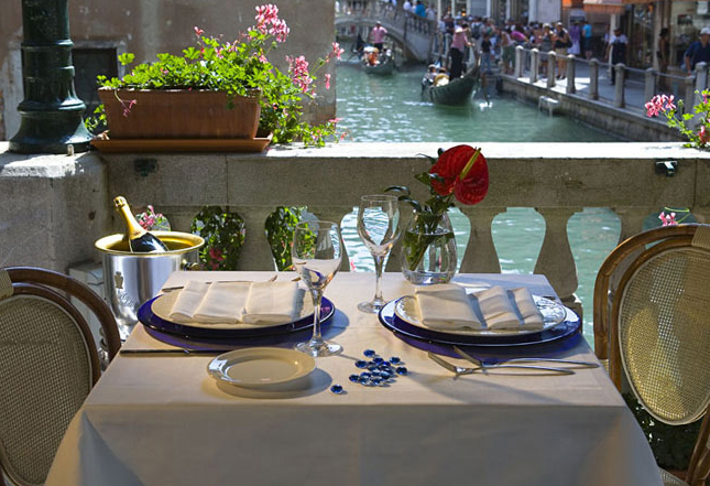 Palace Bonvecchiati, Venice